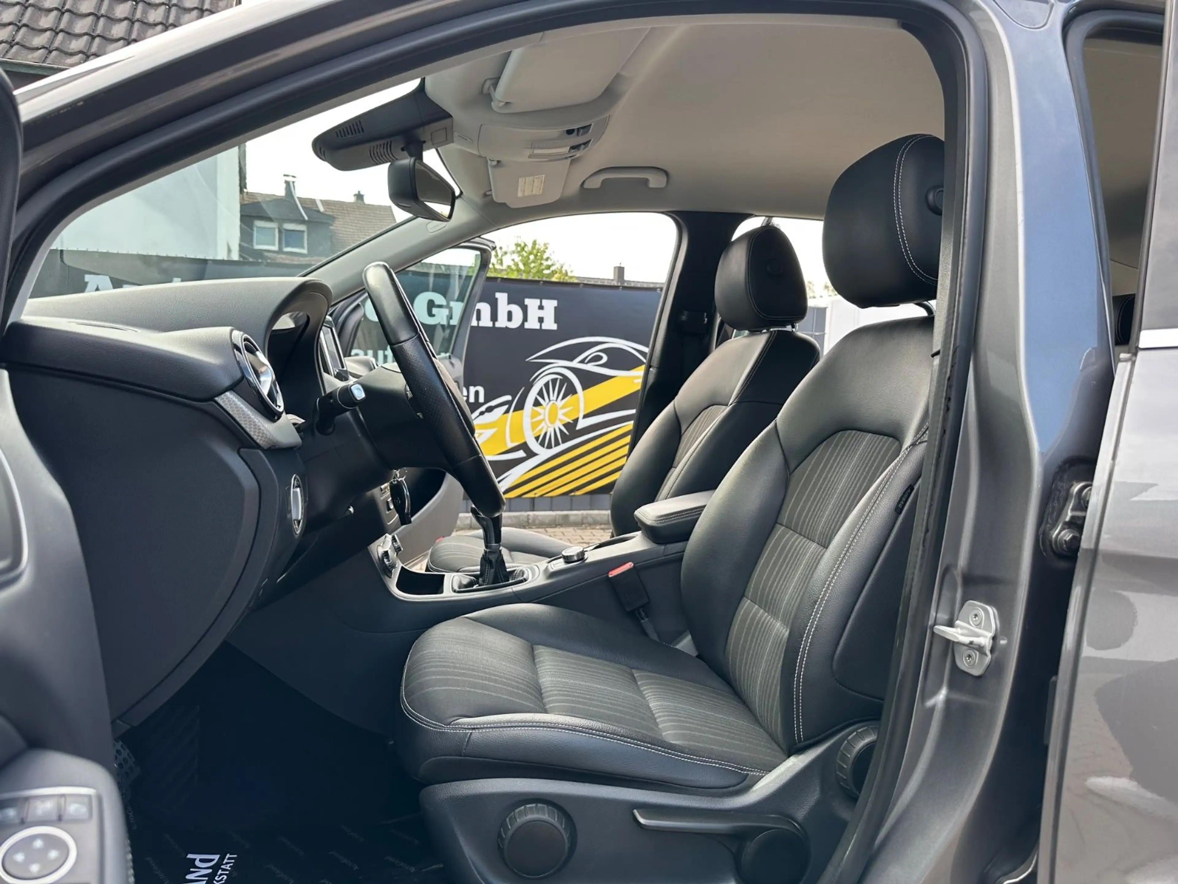 Mercedes-Benz B 180 1HAND*LED*LEDER*NAVI*SZH*FULL INSPEKTION — photo 12