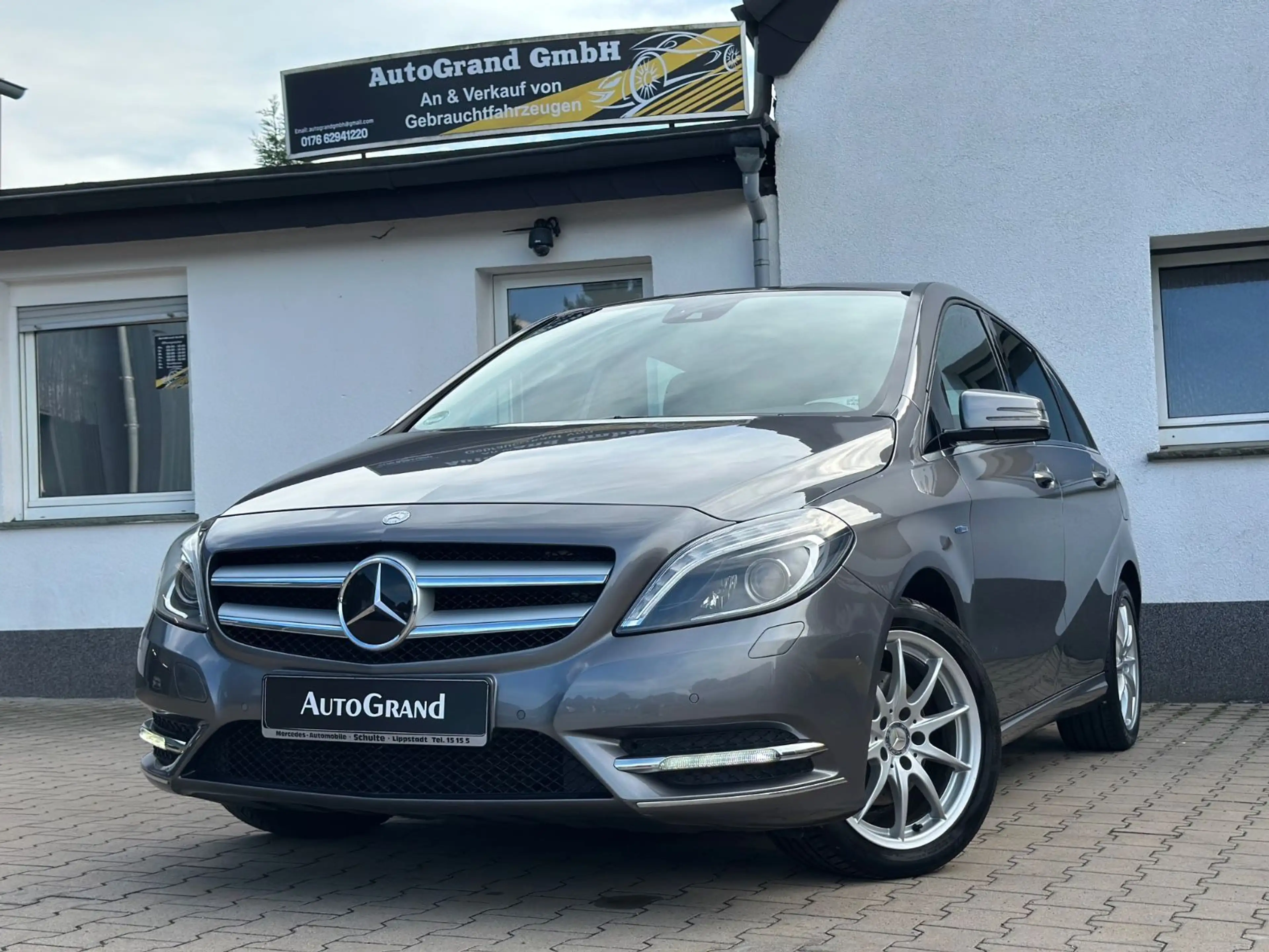 Mercedes-Benz B 180 1HAND*LED*LEDER*NAVI*SZH*FULL INSPEKTION — photo 2