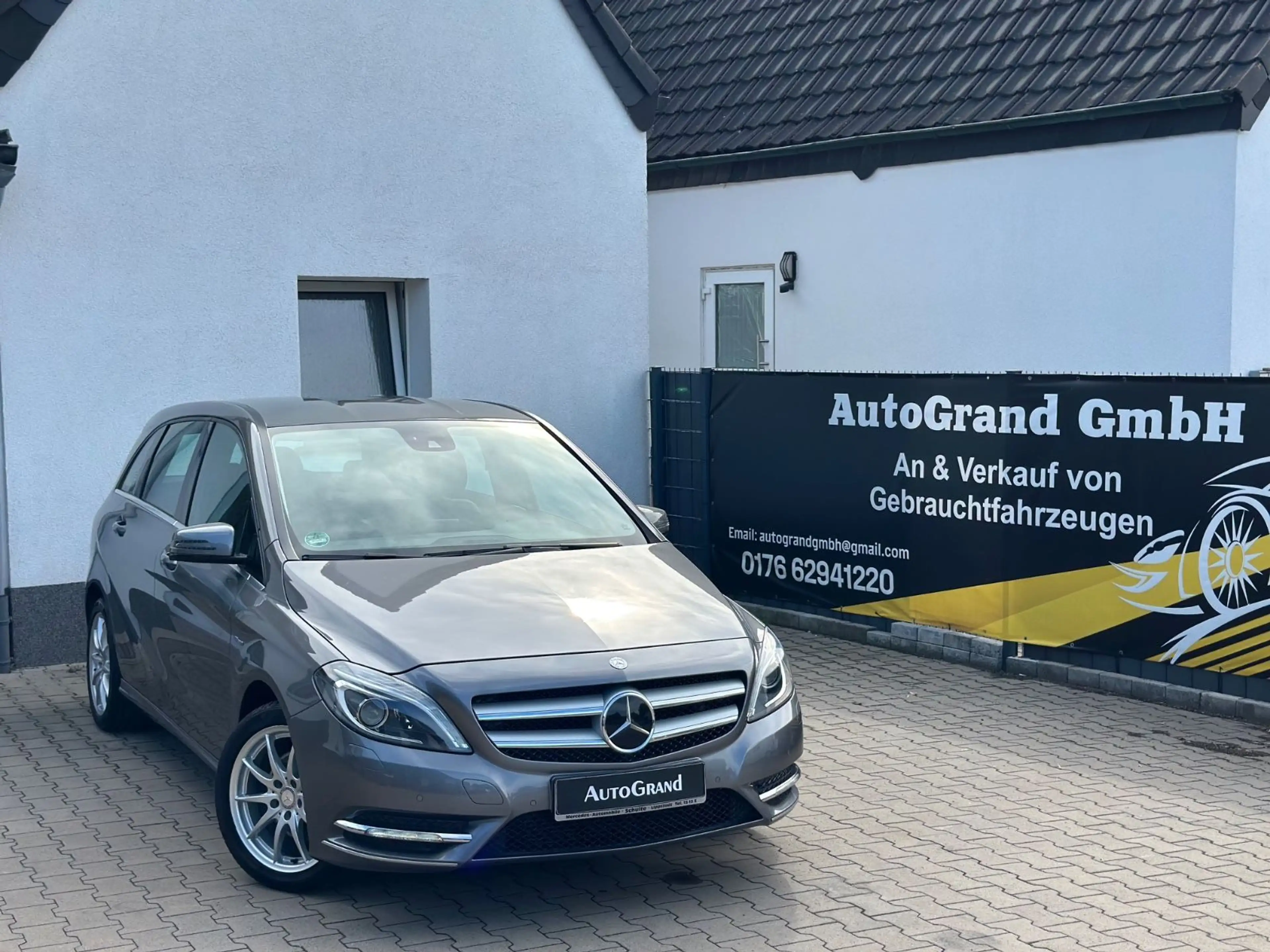 Mercedes-Benz B 180 1HAND*LED*LEDER*NAVI*SZH*FULL INSPEKTION — photo 6