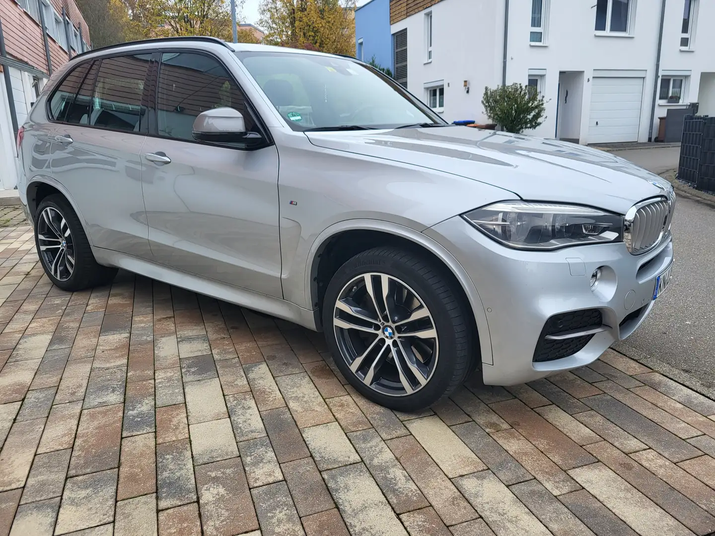 BMW X5 M M50d HUD-AHK-H&K-ACC-LED-TOP Silber - 2