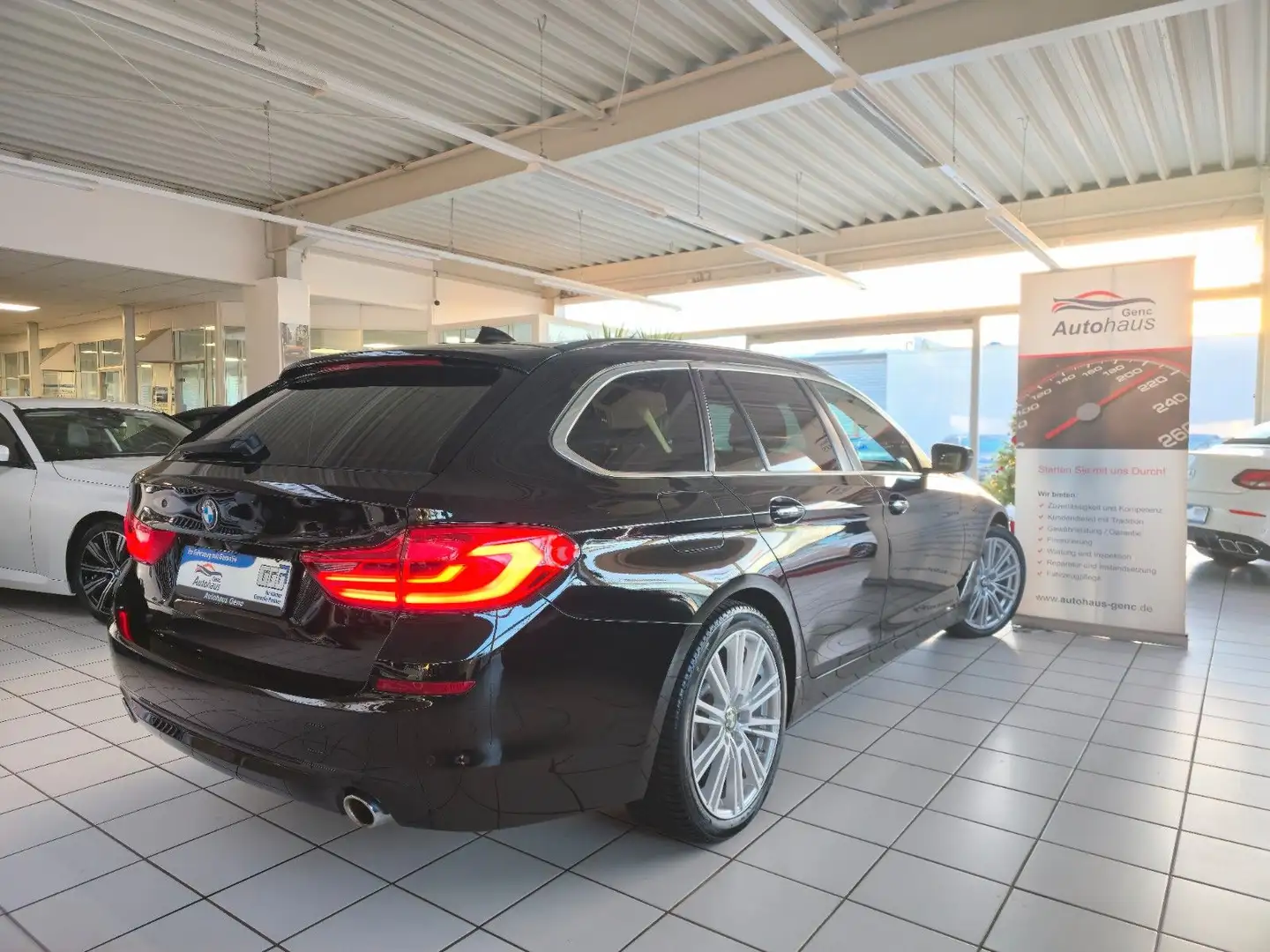 BMW 520 d Touring Kamera AHK Radio DAB Schwarz - 2