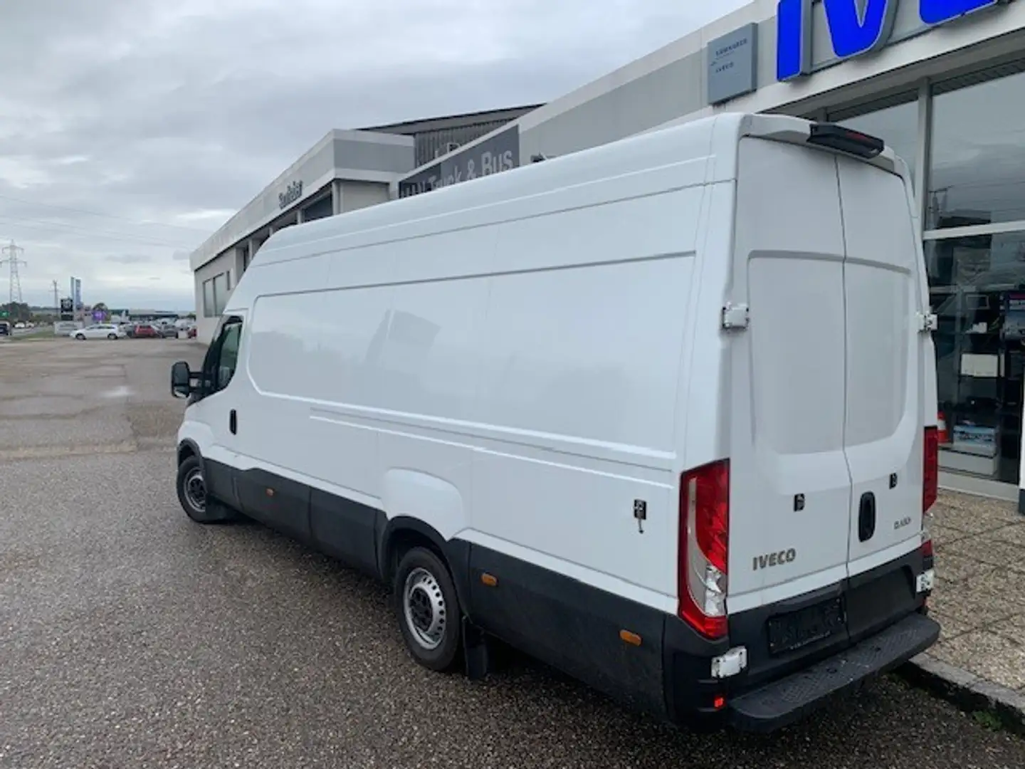 Iveco Daily Daily 35S18 3.0 - Luftfederung - H3 Dach 2.100mm Weiß - 2