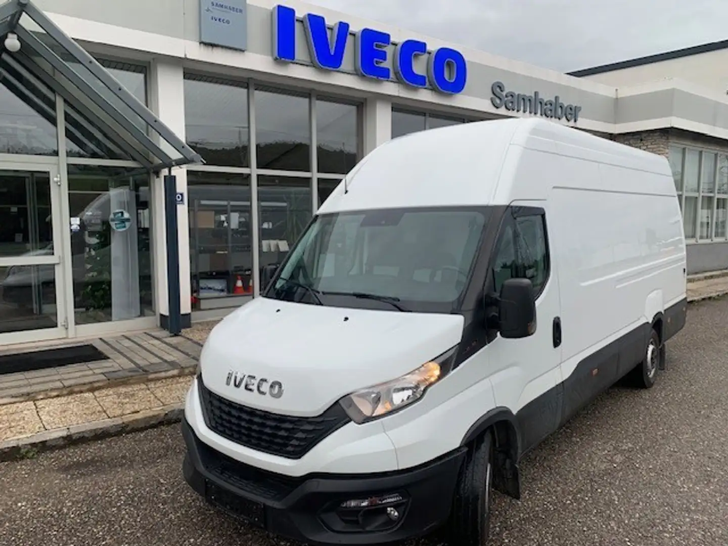 Iveco Daily Daily 35S18 3.0 - Luftfederung - H3 Dach 2.100mm Weiß - 1