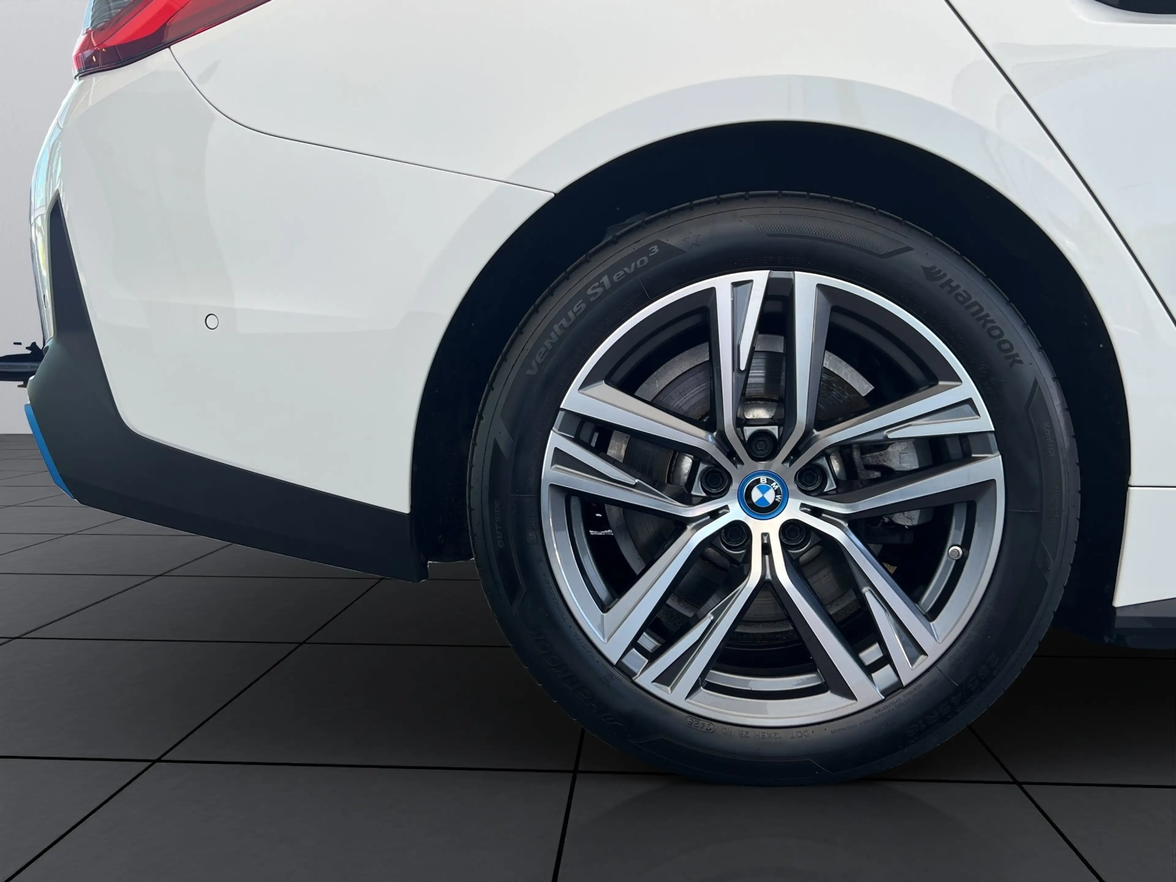 BMW i4 eDrive35 GranCoupé LED ACC RFK AHK Keyless — photo 5