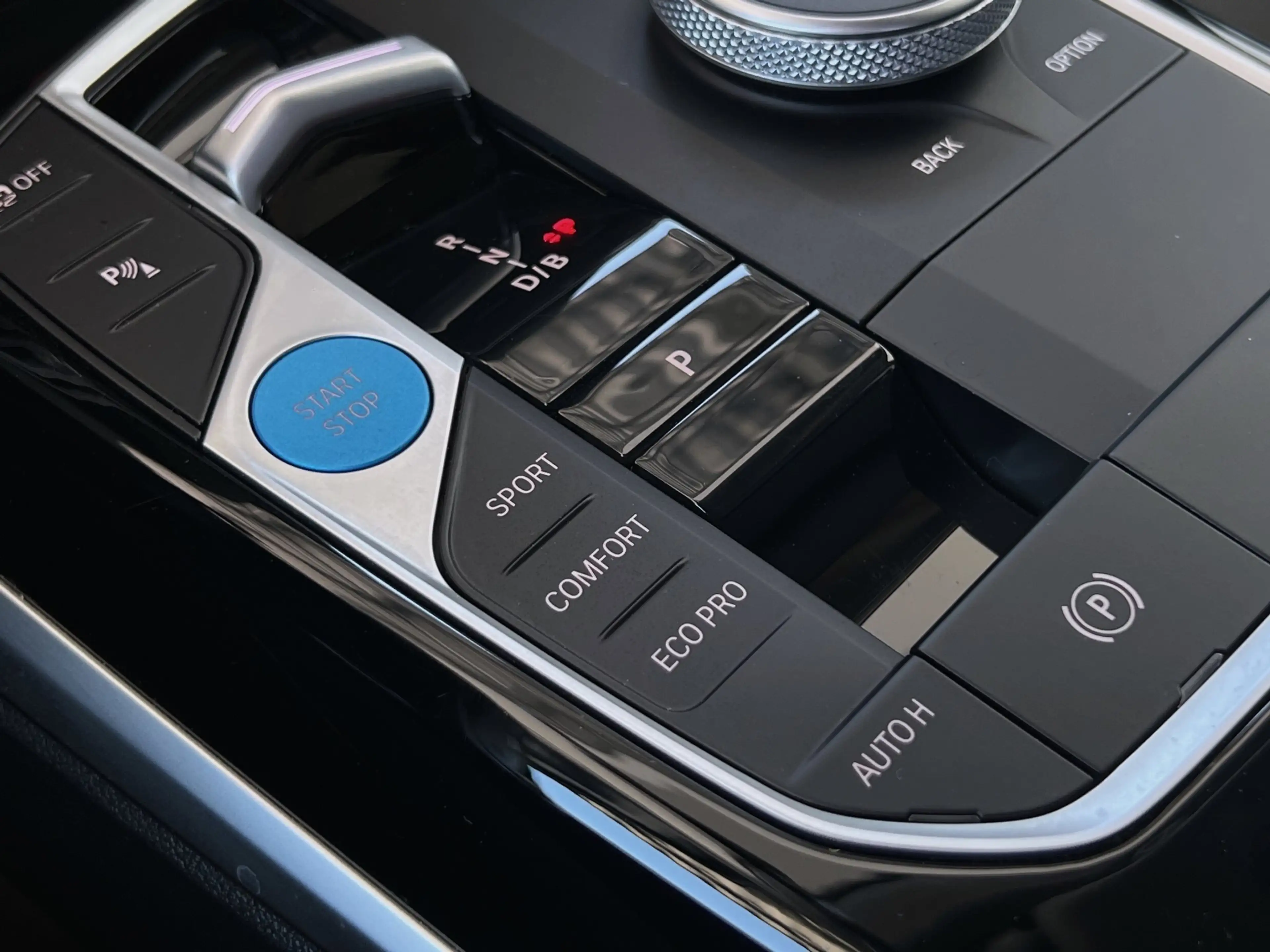 BMW i4 eDrive35 GranCoupé LED ACC RFK AHK Keyless — photo 11