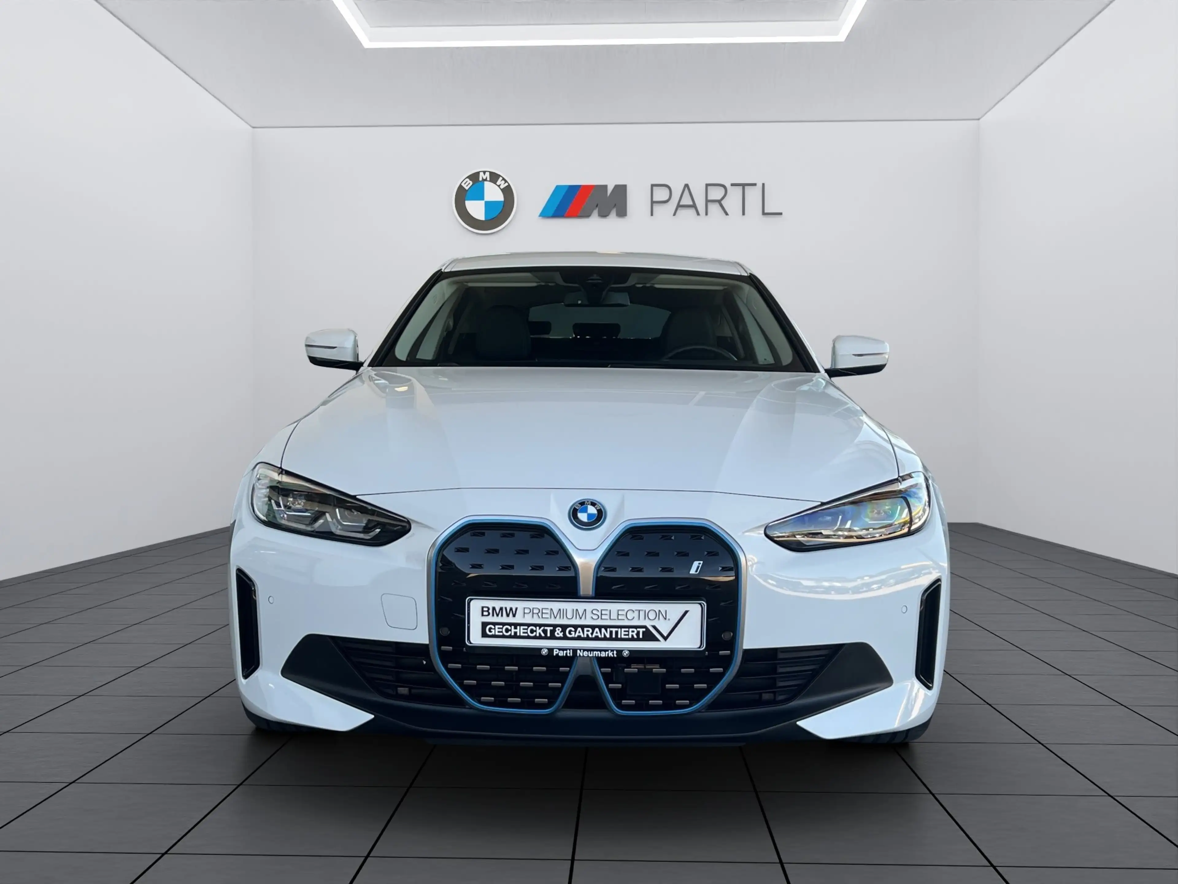 BMW i4 eDrive35 GranCoupé LED ACC RFK AHK Keyless — photo 2