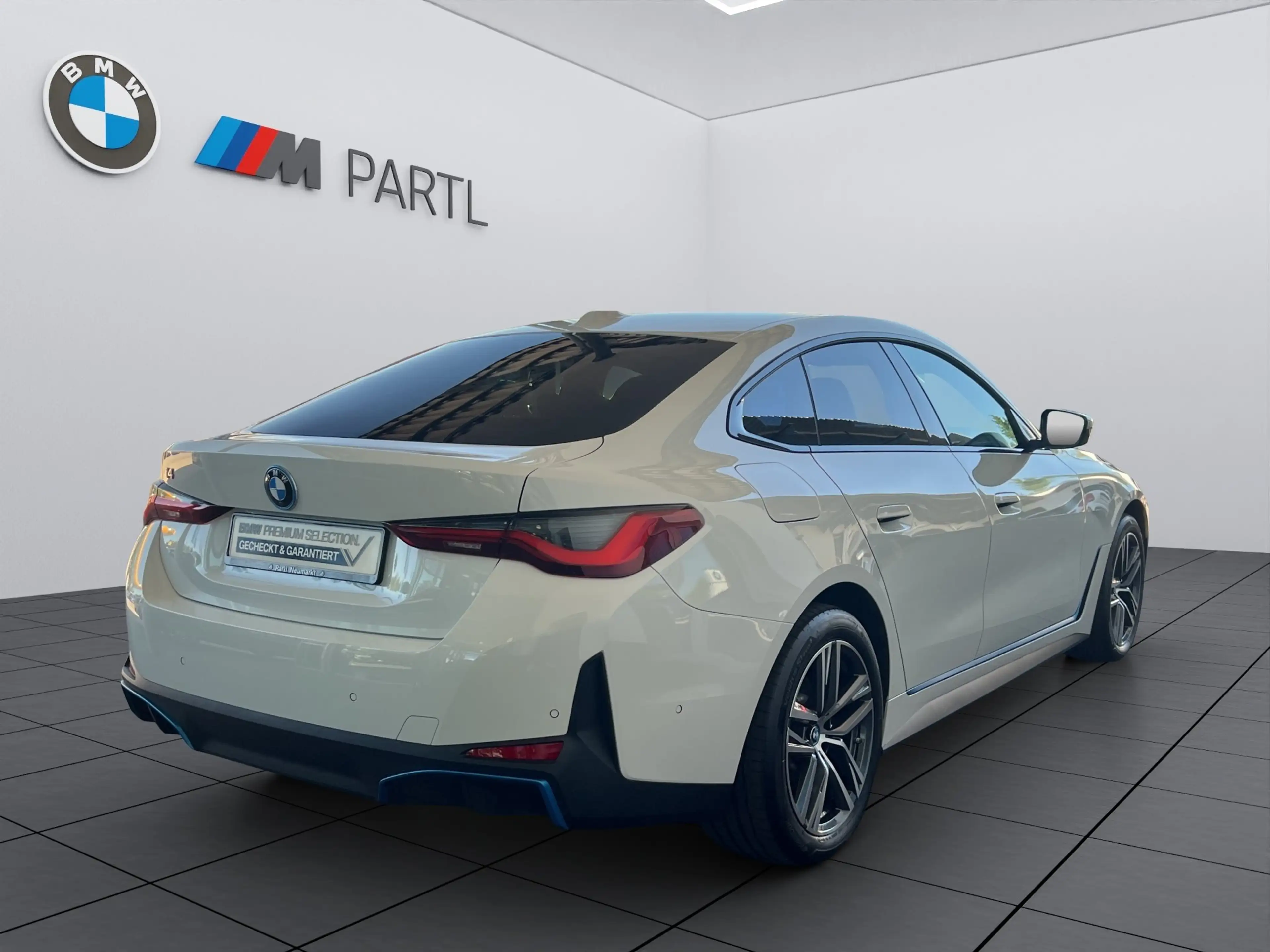 BMW i4 eDrive35 GranCoupé LED ACC RFK AHK Keyless — photo 4