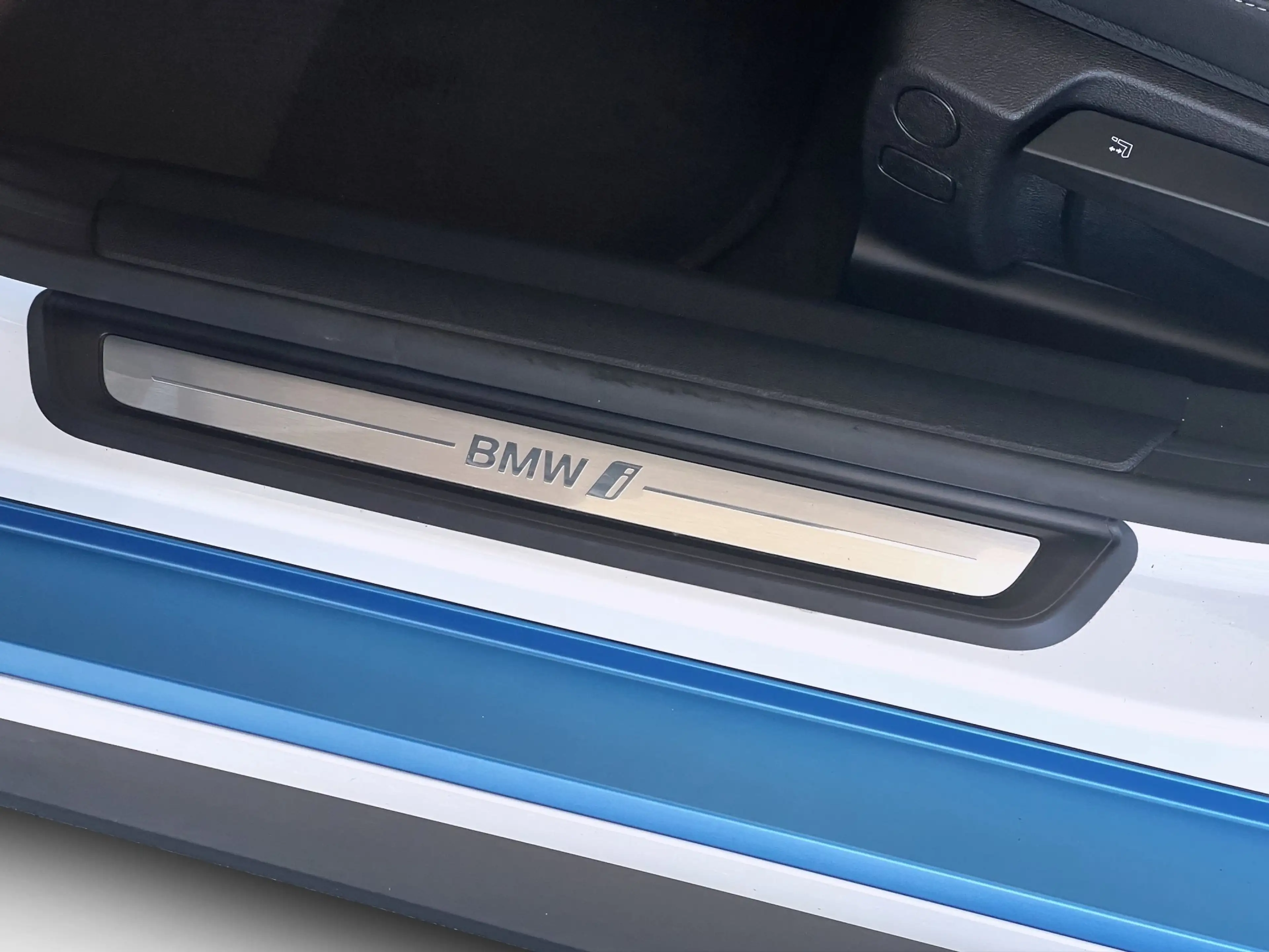 BMW i4 eDrive35 GranCoupé LED ACC RFK AHK Keyless — photo 15