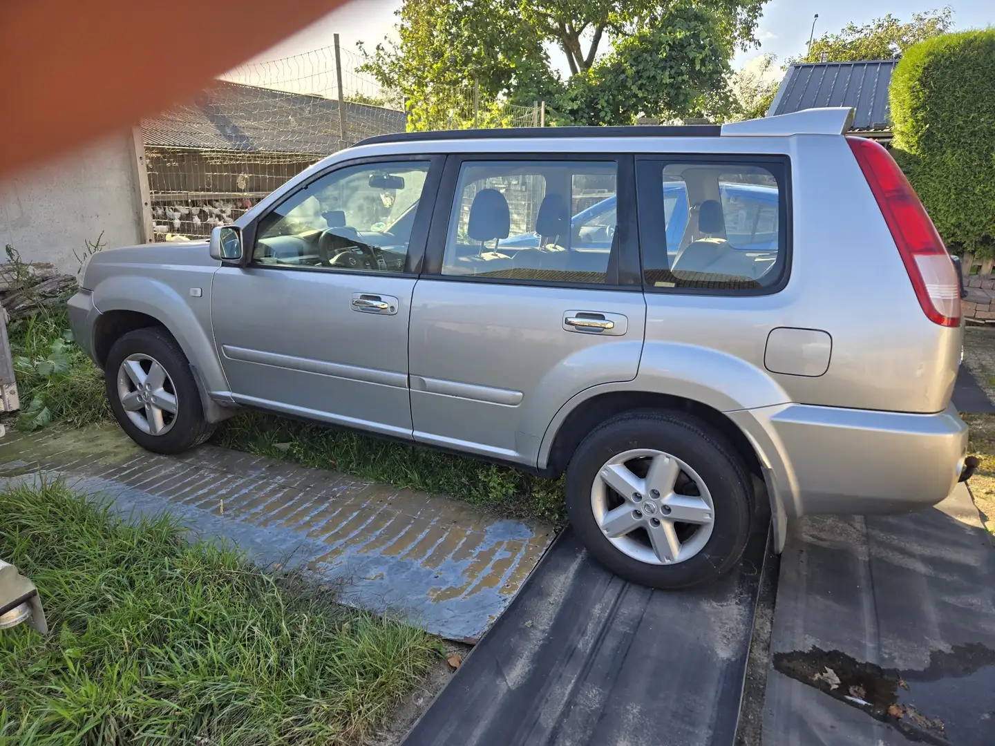 Nissan X-Trail 2.5 Sport Gris - 2