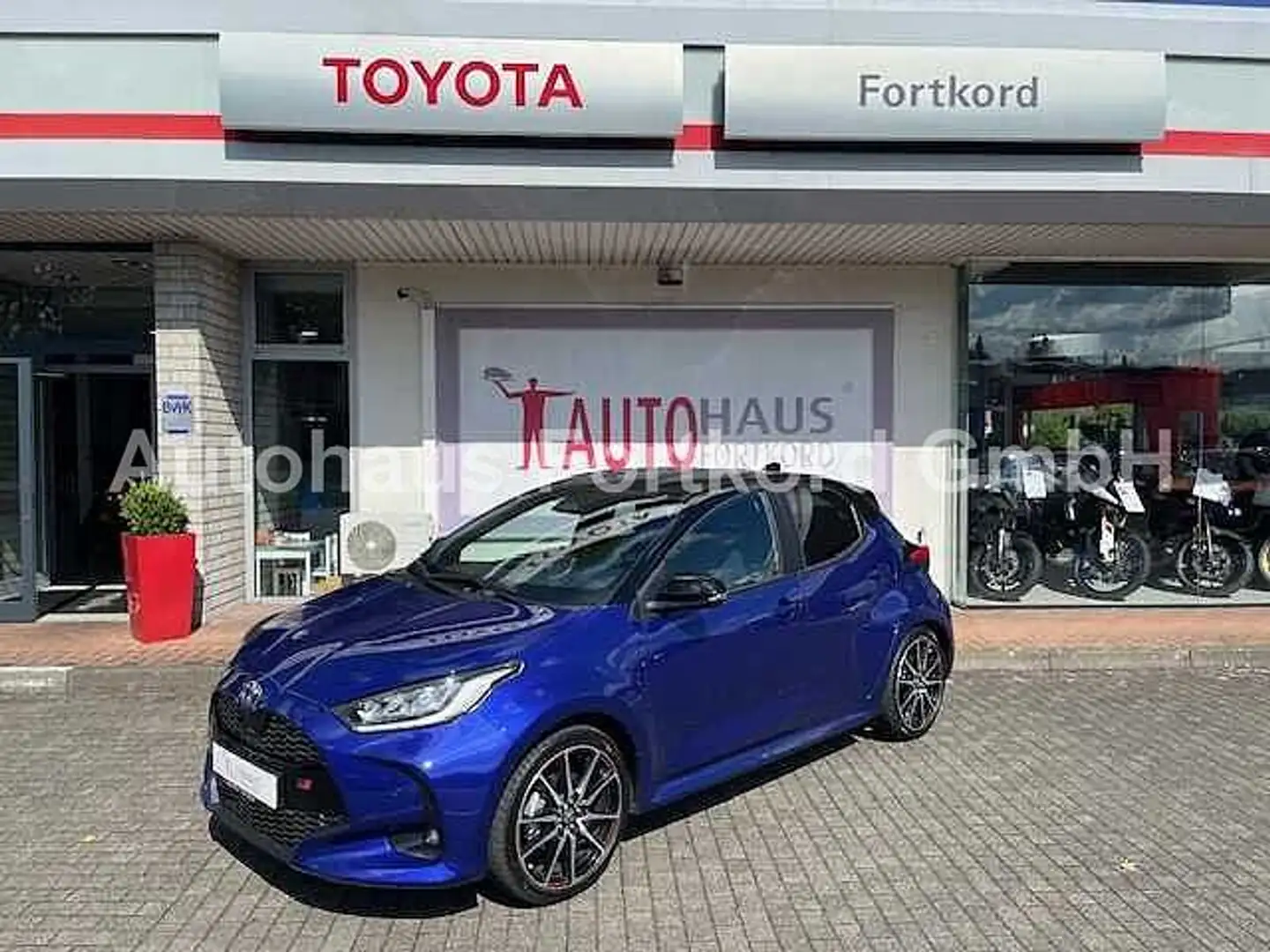 Toyota Yaris Hybrid 1.5 GR SPORT - LED, NAVI, PDC, SZ Blau - 1