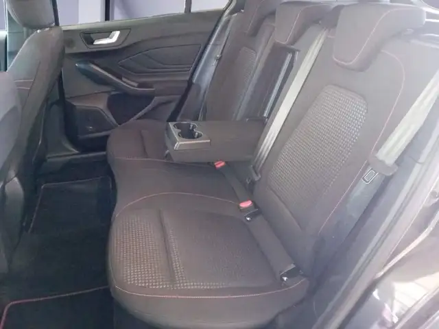 Ford Focus view 9