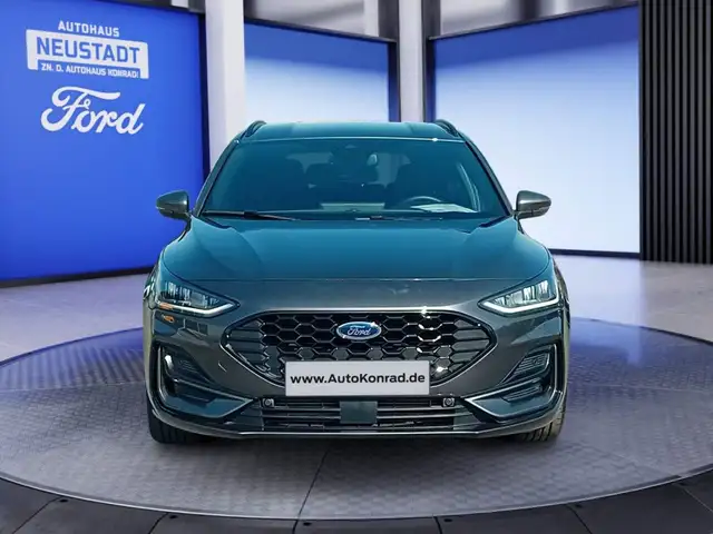 Ford Focus view 2