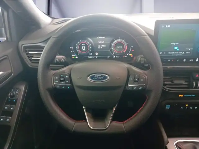 Ford Focus view 11