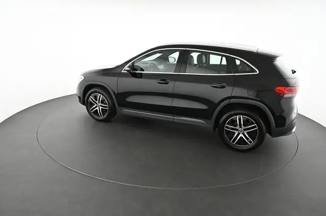 Mercedes-Benz GLA view 7