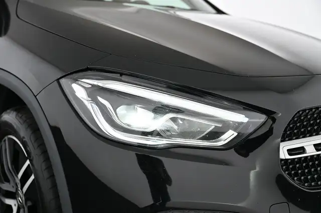 Mercedes-Benz GLA view 15