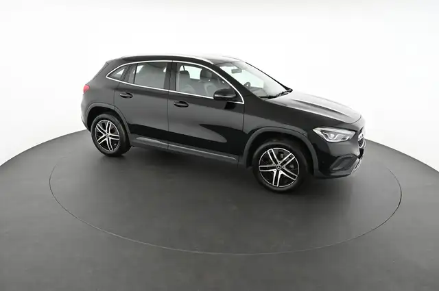 Mercedes-Benz GLA view 8