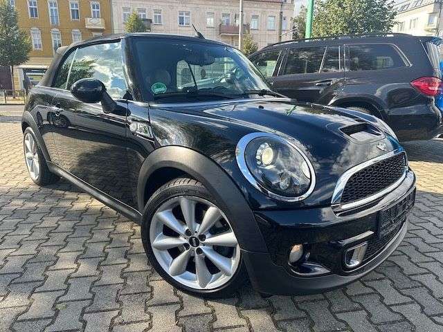 Imagine MINI Cooper S Cabrio / LEDER / STANDHEIZUNG