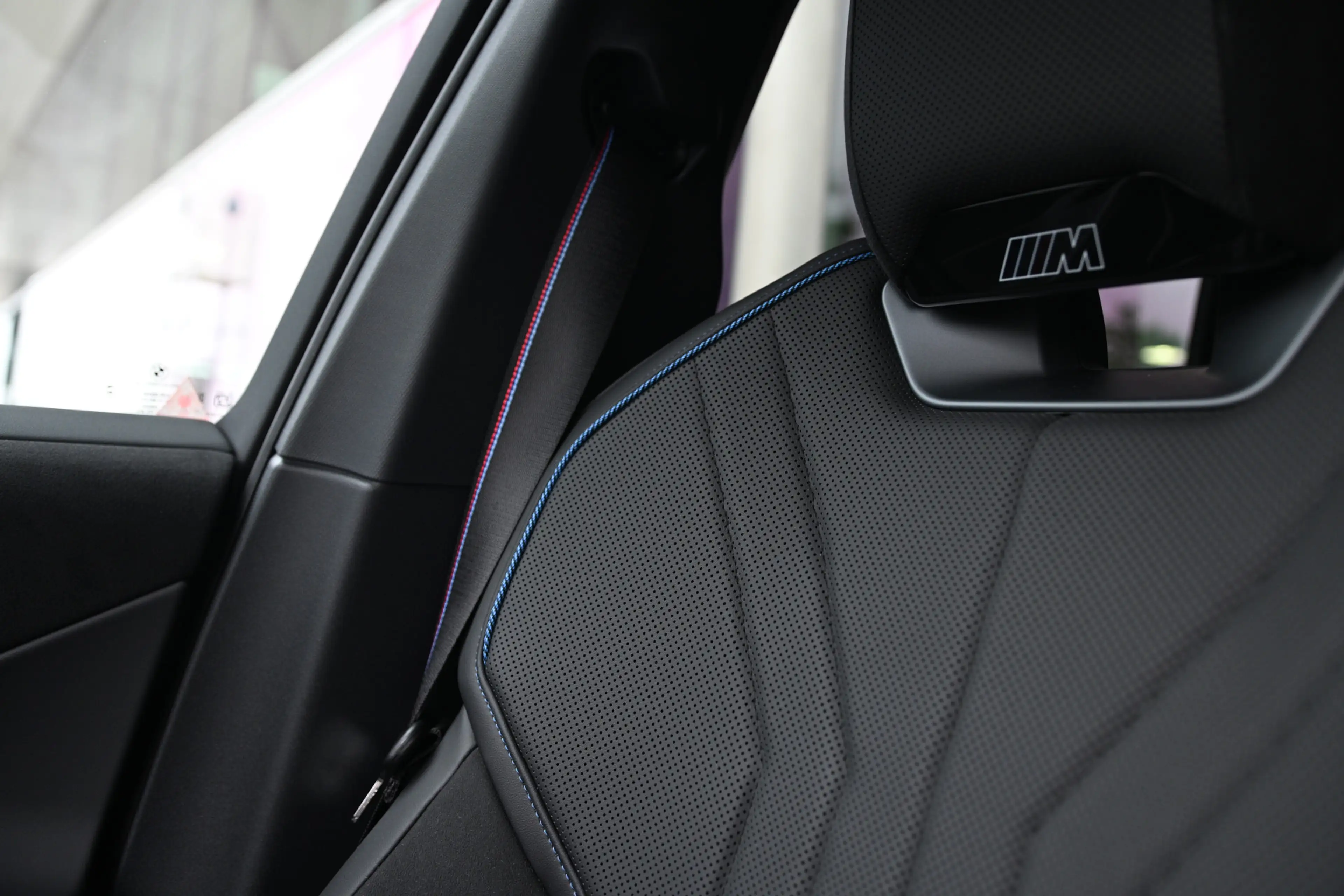 BMW iX3 40 eDrive M Sport / Trekhaak / Panoramadak / M Spo — photo 9