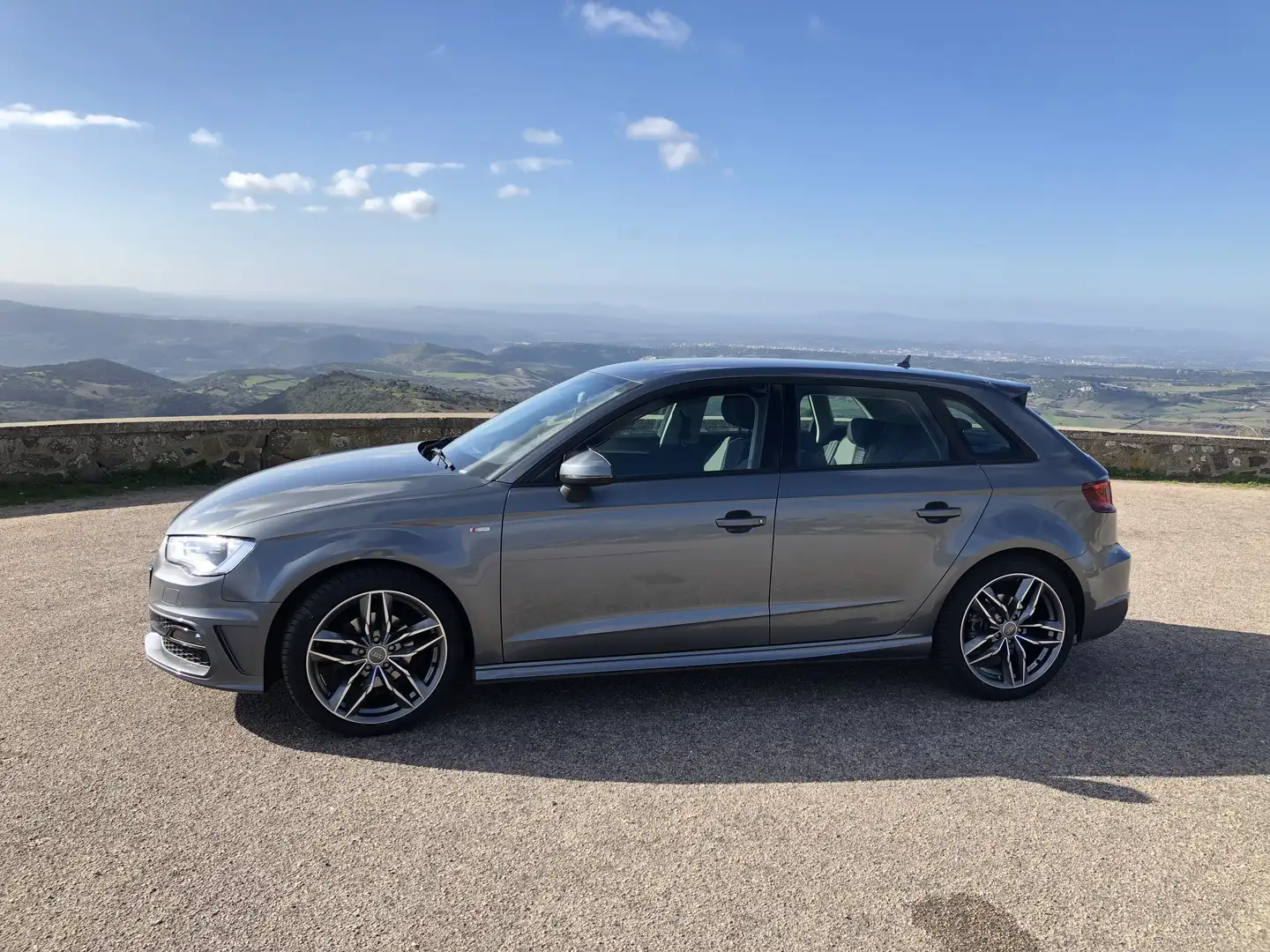 Audi A3 Sportback 2.0 tdi Ambiente - 2