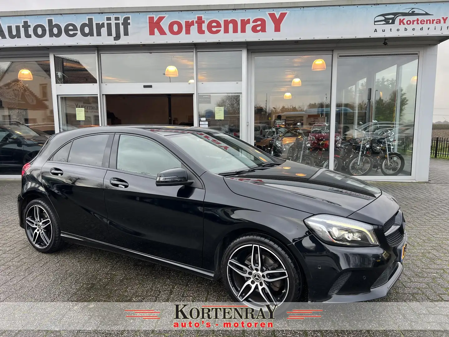 Mercedes-Benz A 180 ambition amg pakket,18"sportvelgen,panorama,navi , Negro - 1