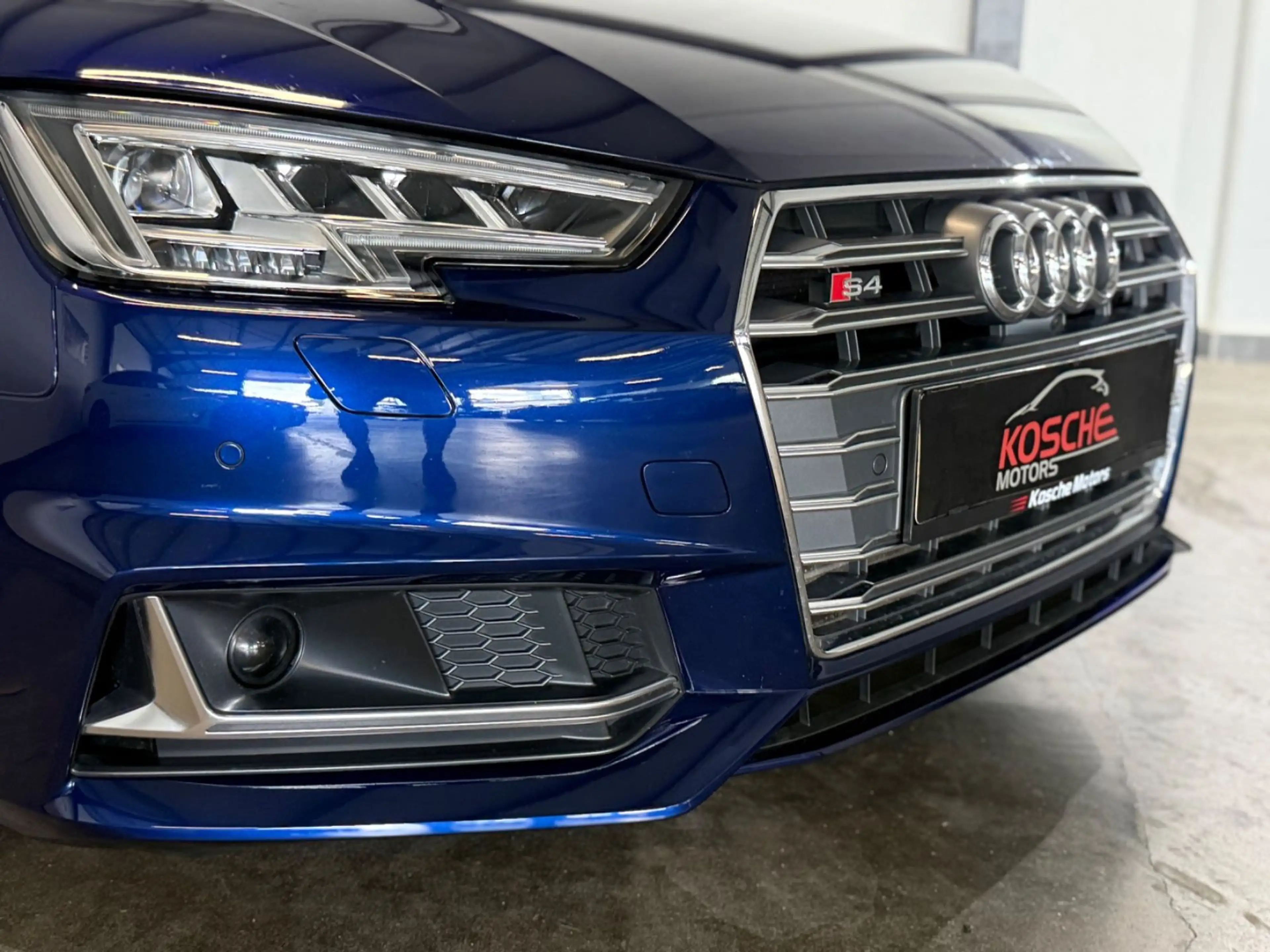 Audi S4 Avant 3.0 TFSI quattro Pano 360 Kamera B&O — photo 2