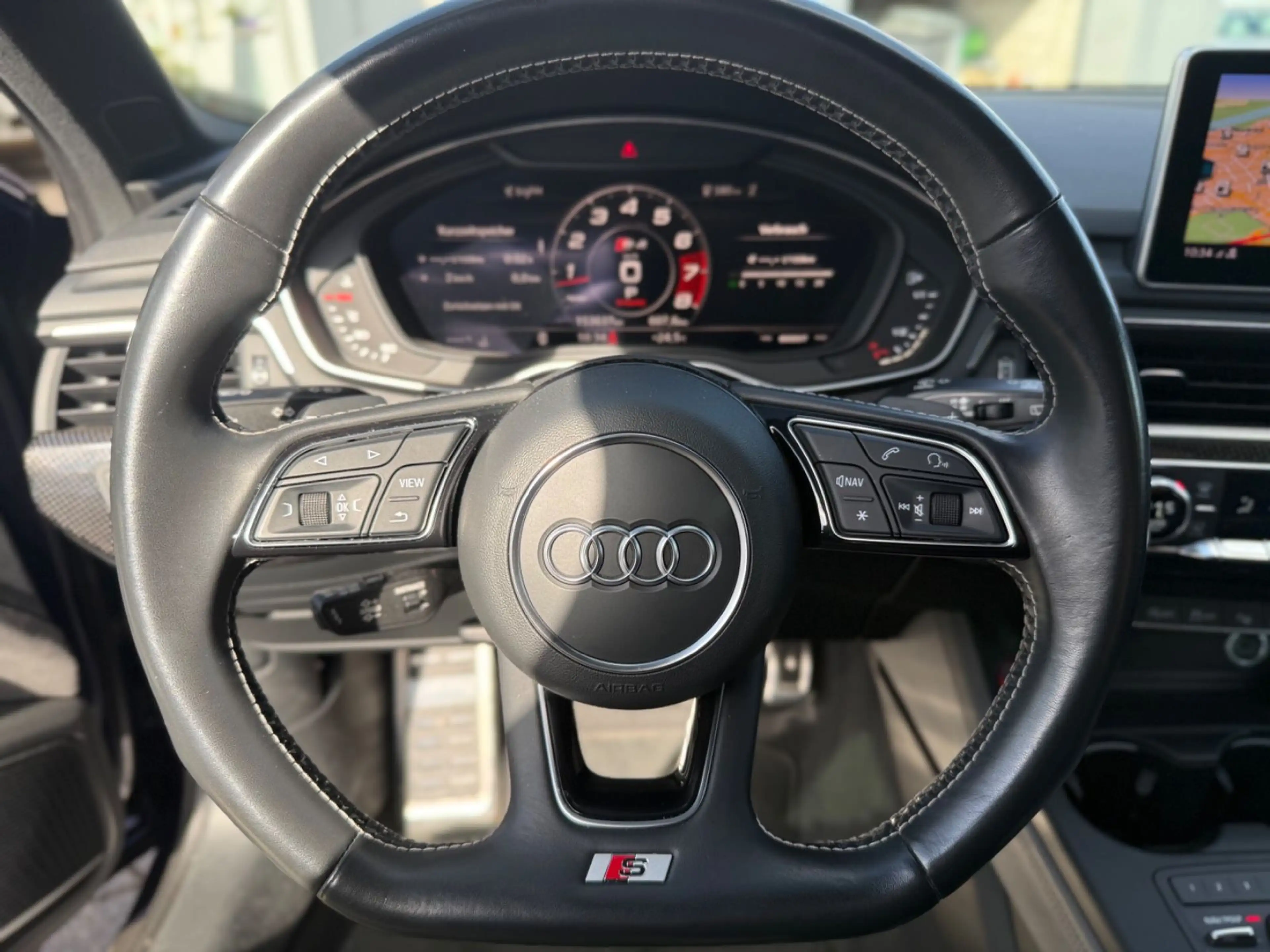 Audi S4 Avant 3.0 TFSI quattro Pano 360 Kamera B&O — photo 12
