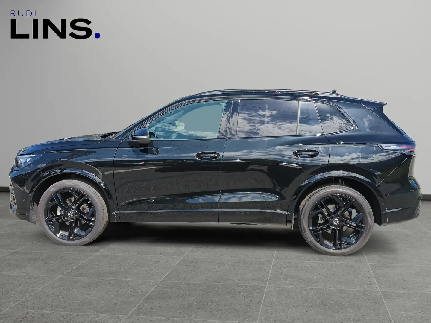 Volkswagen Tiguan R-Line eTSI DSG Schwarz - 2