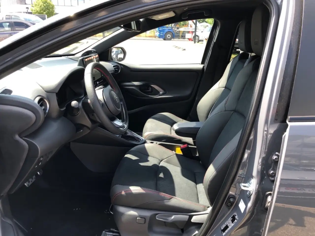 Toyota Yaris Hybrid GR Sport 1.5L Info + Safety 13