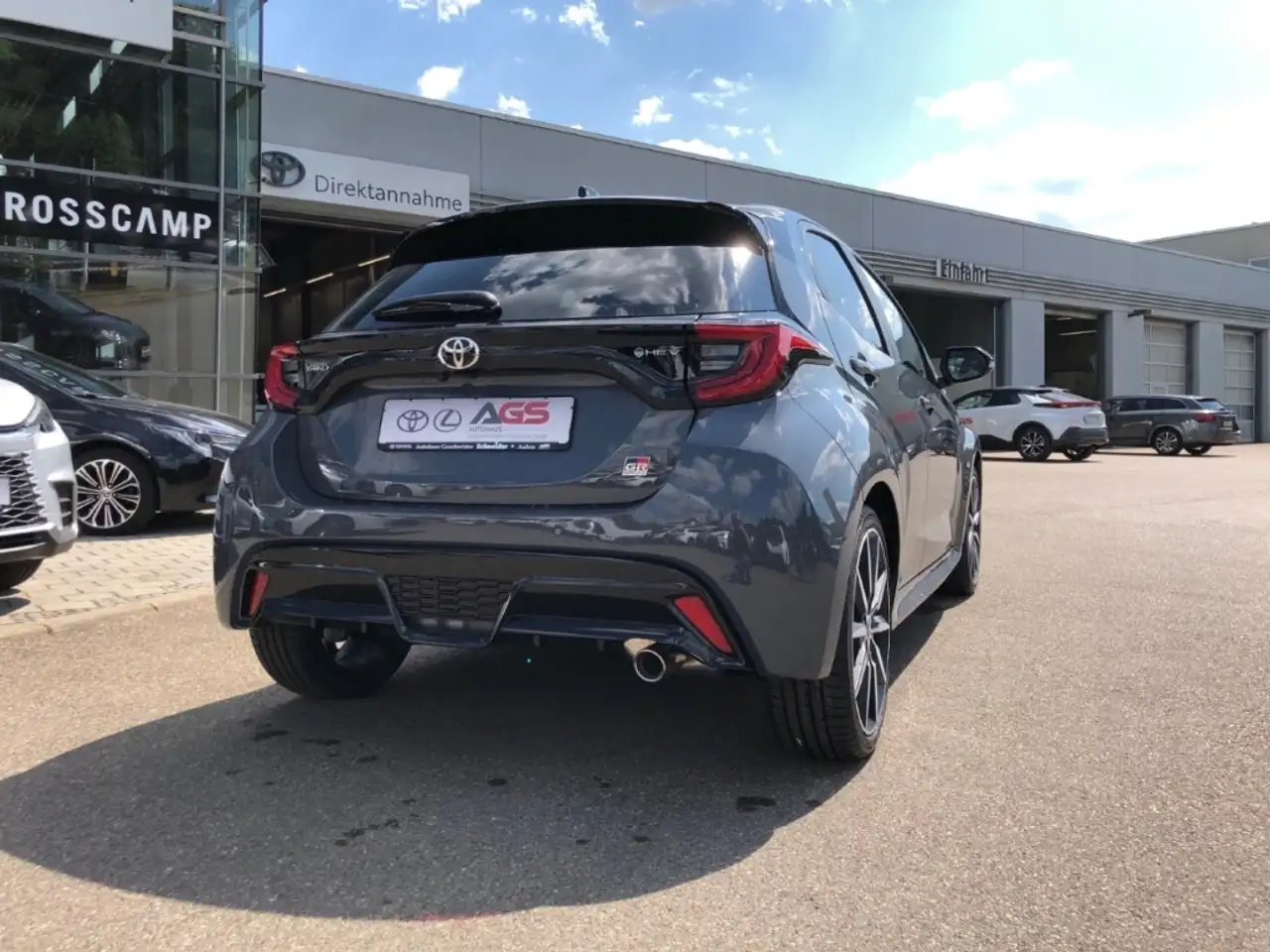 Toyota Yaris Hybrid GR Sport 1.5L Info + Safety 12