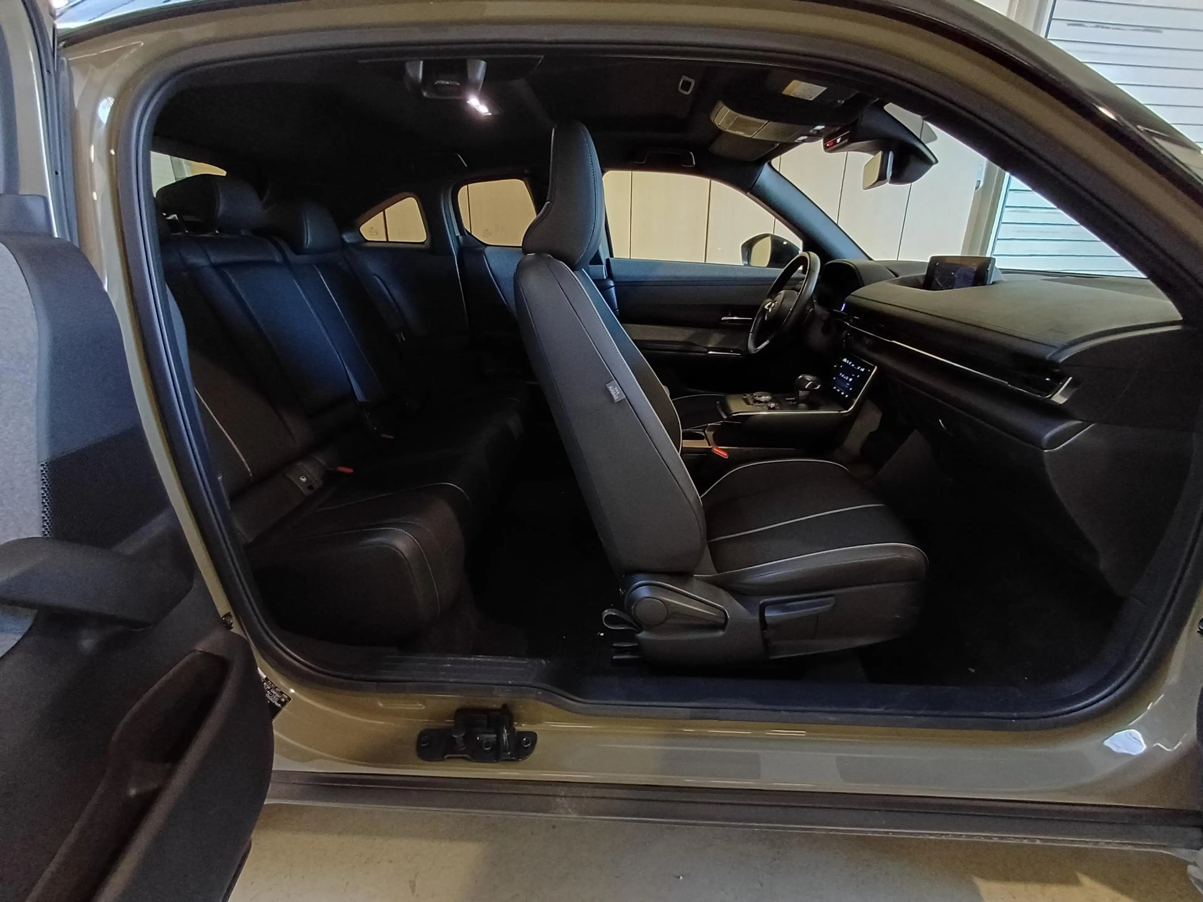 Mazda MX-30 e-SKYACTIV 145 pk Makoto — photo 4