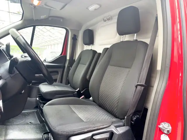 Ford Transit Custom view 14