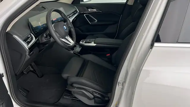 BMW iX1 eDrive20 Ansicht 14