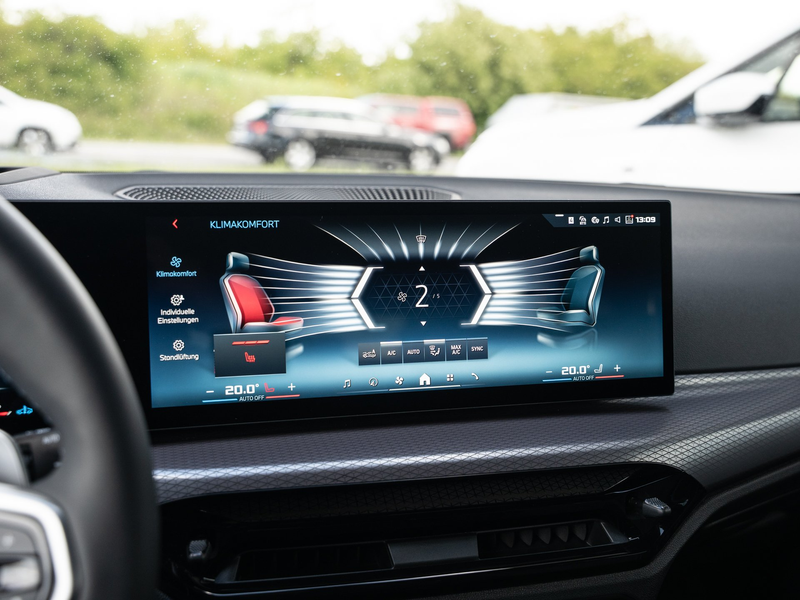 BMW 340 ix touring. Harman Kardon.Innovation — photo 15