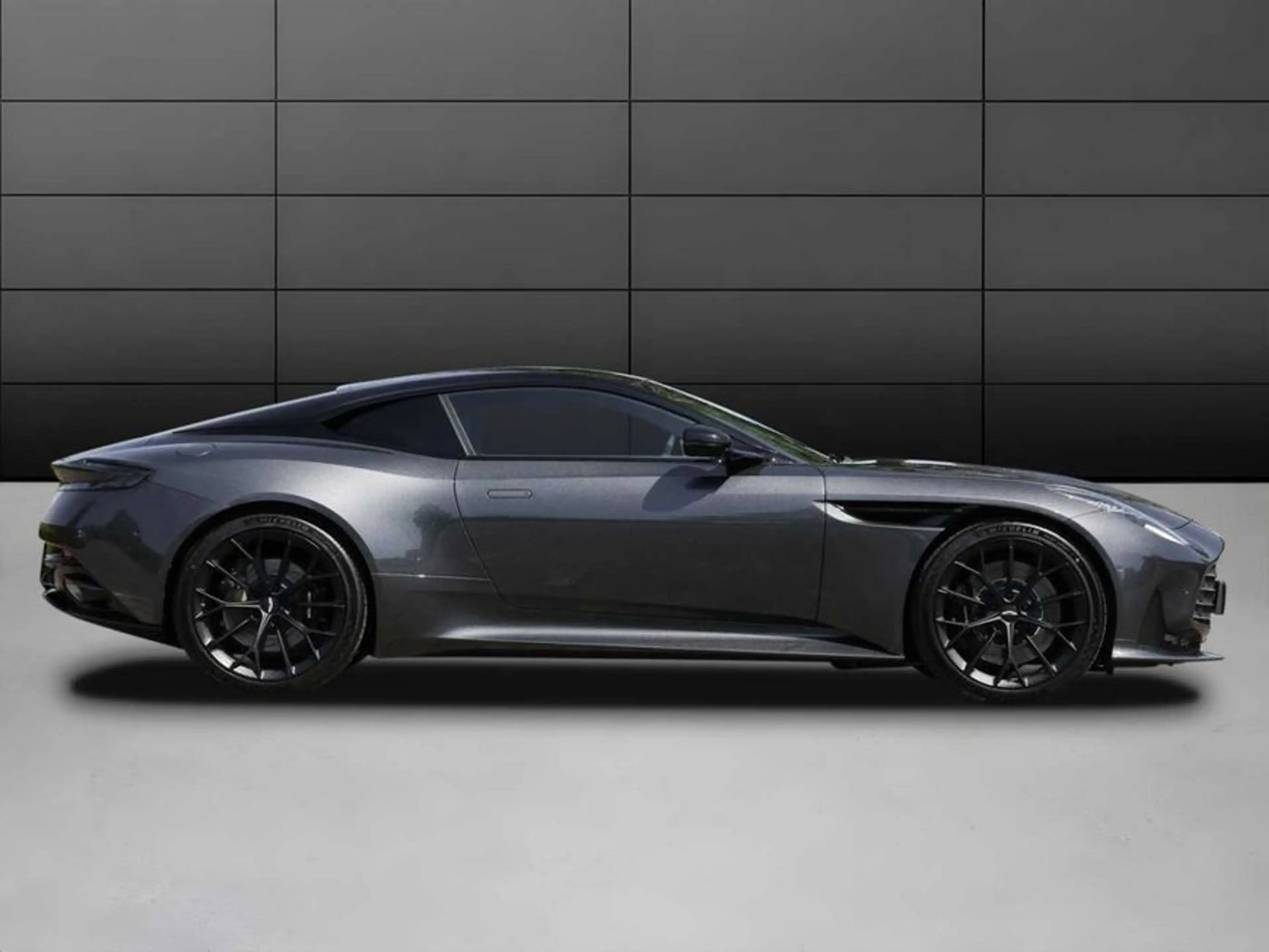 Aston Martin DB12 Coupe — photo 3