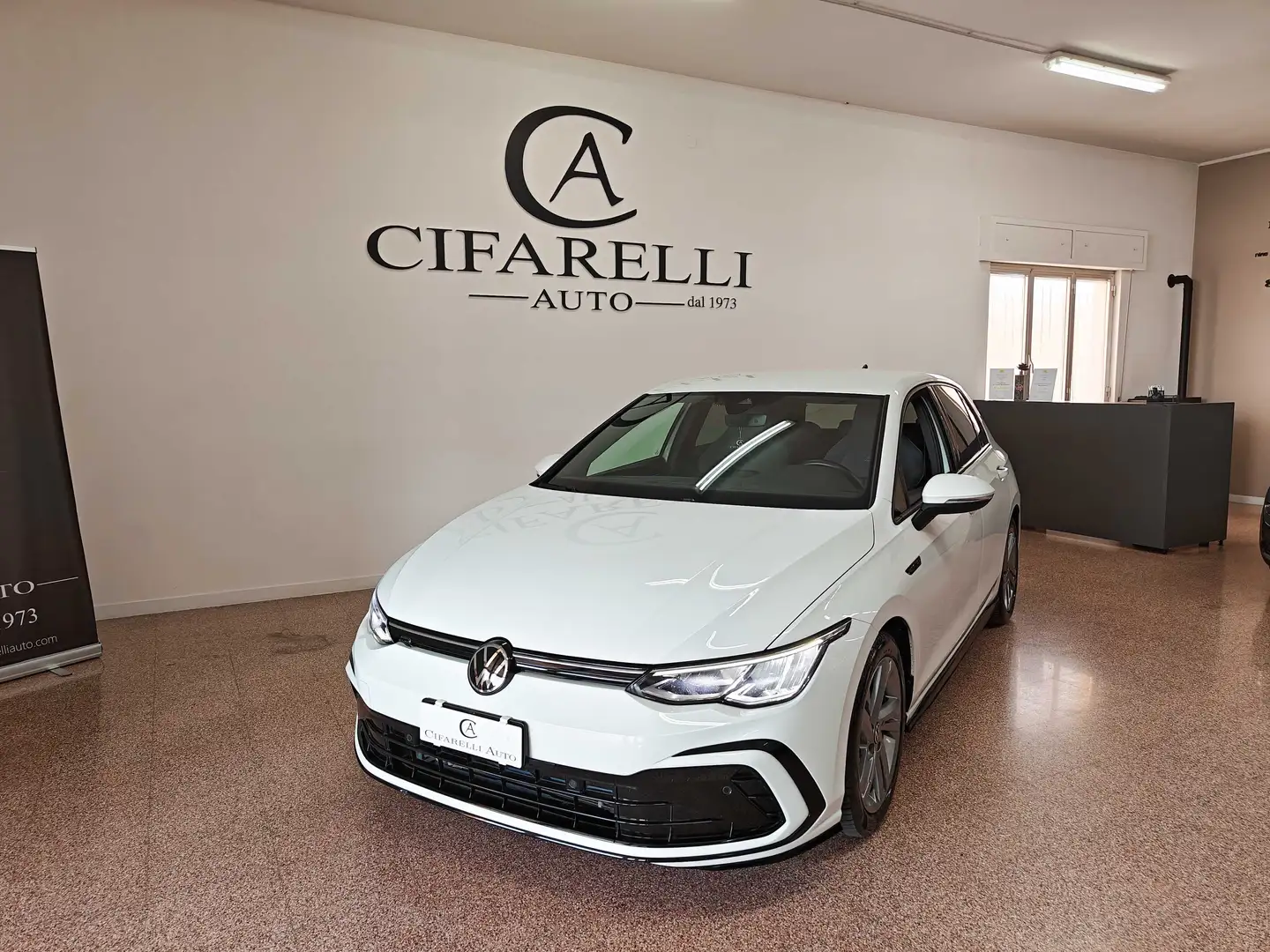 Volkswagen Golf Golf VIII 2020 2.0 tdi R-Line 150cv dsg Bianco - 2