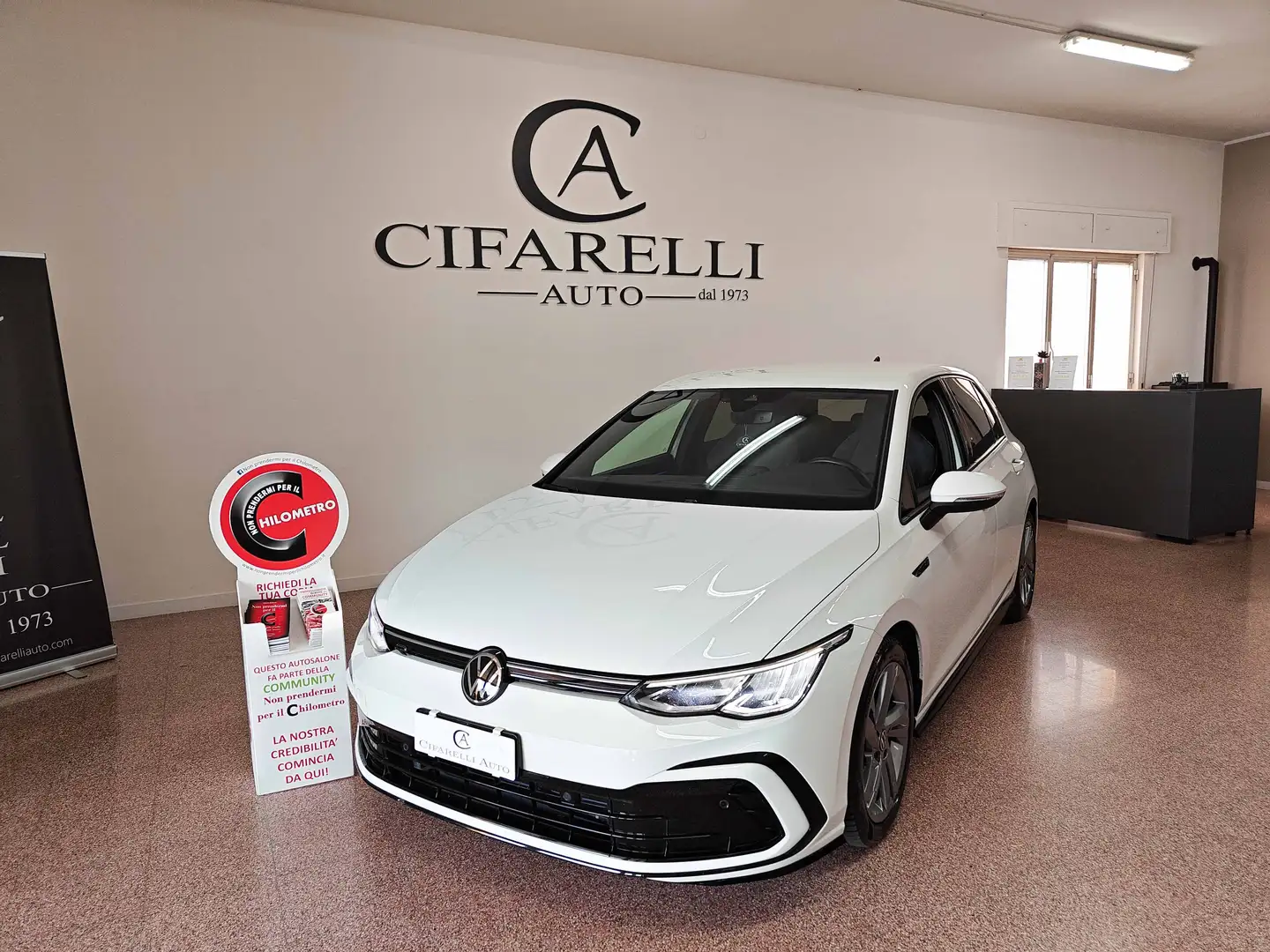 Volkswagen Golf Golf VIII 2020 2.0 tdi R-Line 150cv dsg Bianco - 1