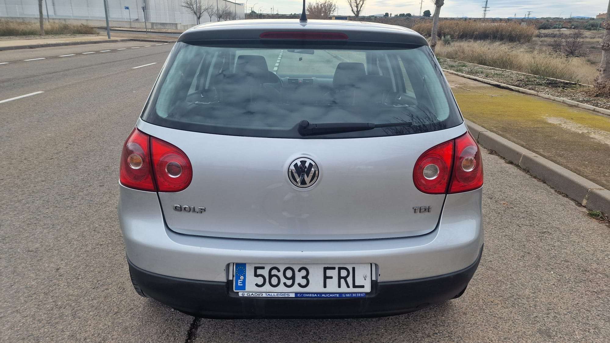 Volkswagen Golf 1.9TDI Trendline 105 - foto 1