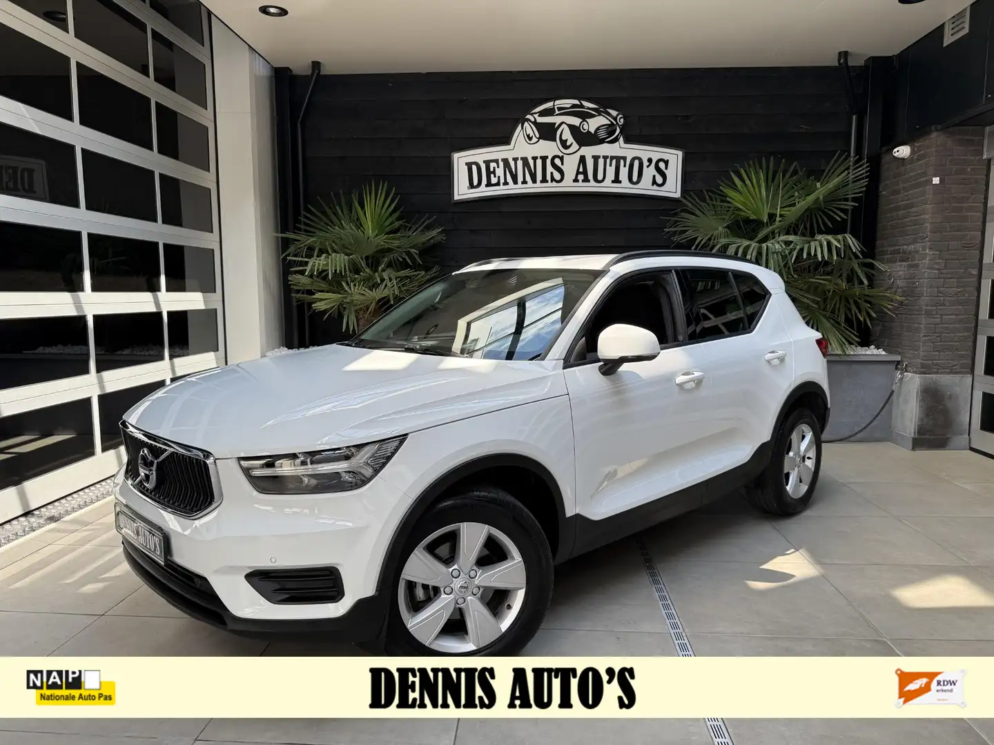 Volvo XC40 1.5 T2 Momentum Core Weiß - 1