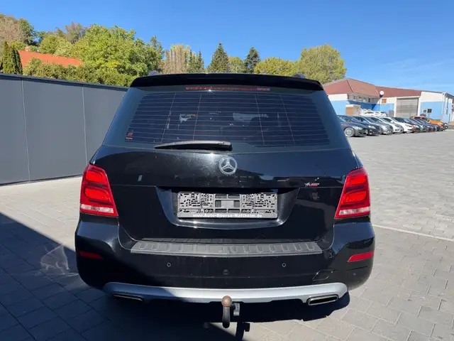 Mercedes-Benz GLK view 6