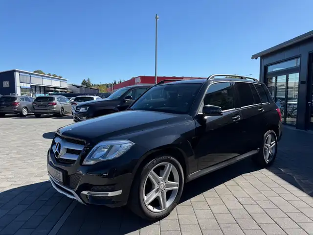 Mercedes-Benz GLK view 3
