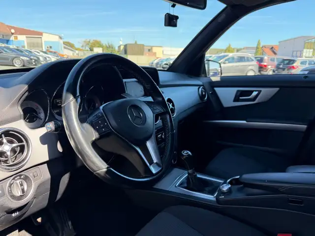 Mercedes-Benz GLK view 10