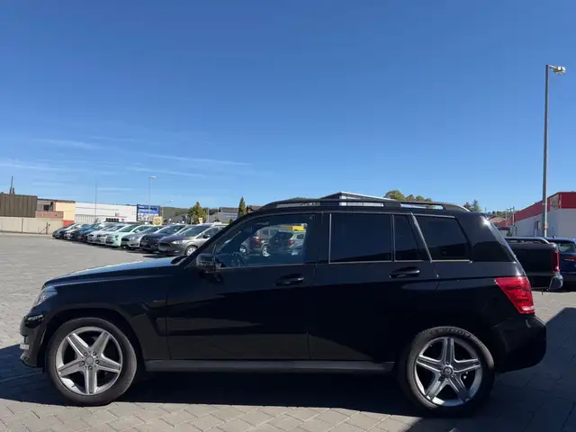 Mercedes-Benz GLK view 4