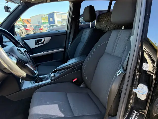 Mercedes-Benz GLK view 12