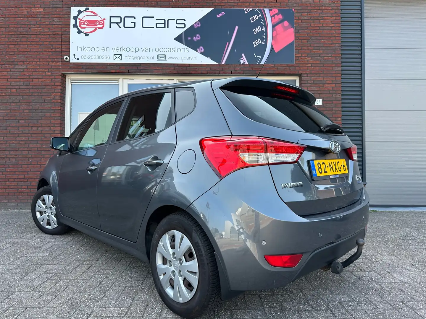 Hyundai iX20 1.4i i-Motion / Airco / PDC / NAP / 5DRS Grijs - 2
