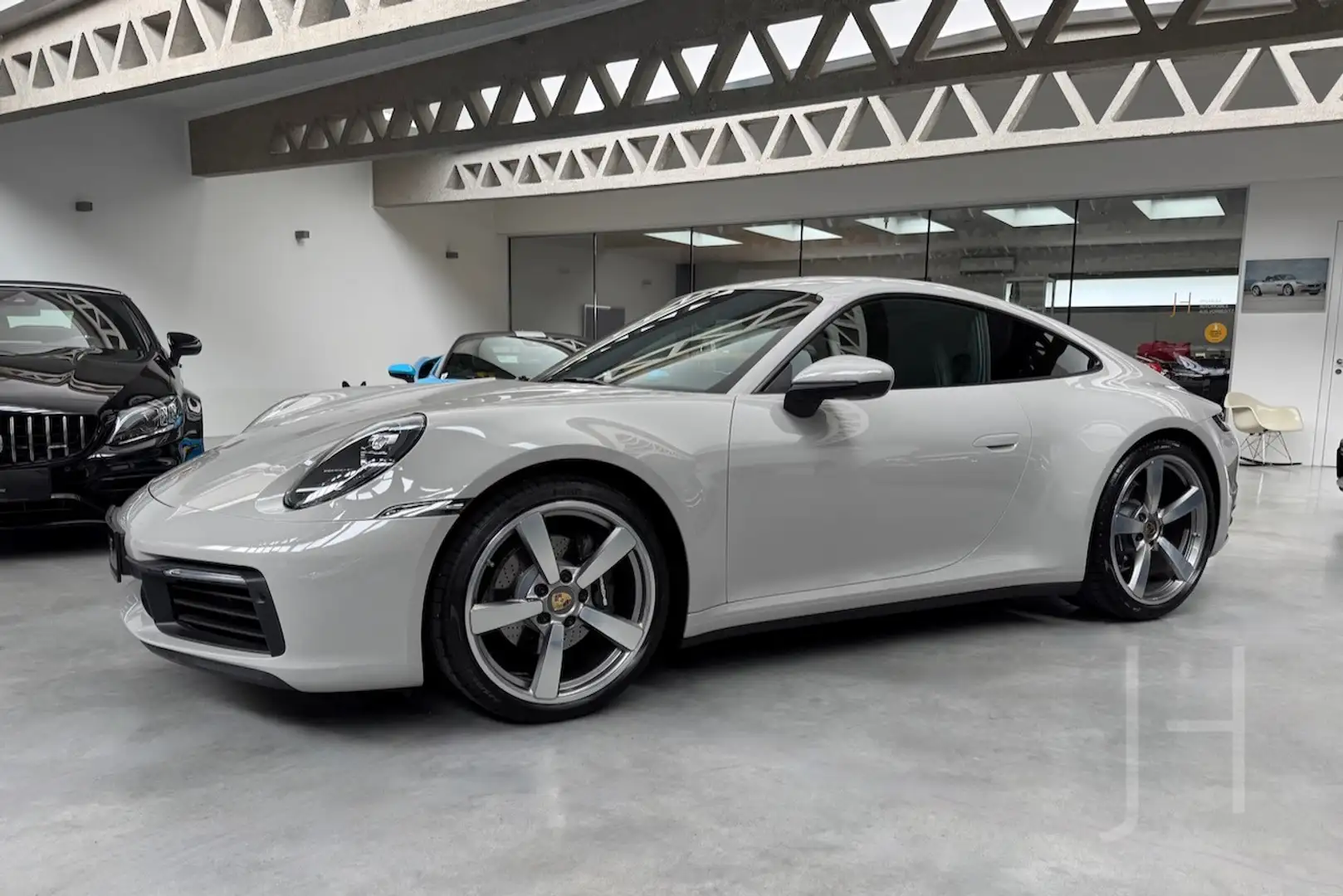 Porsche 992 911 Coupe Gris - 1