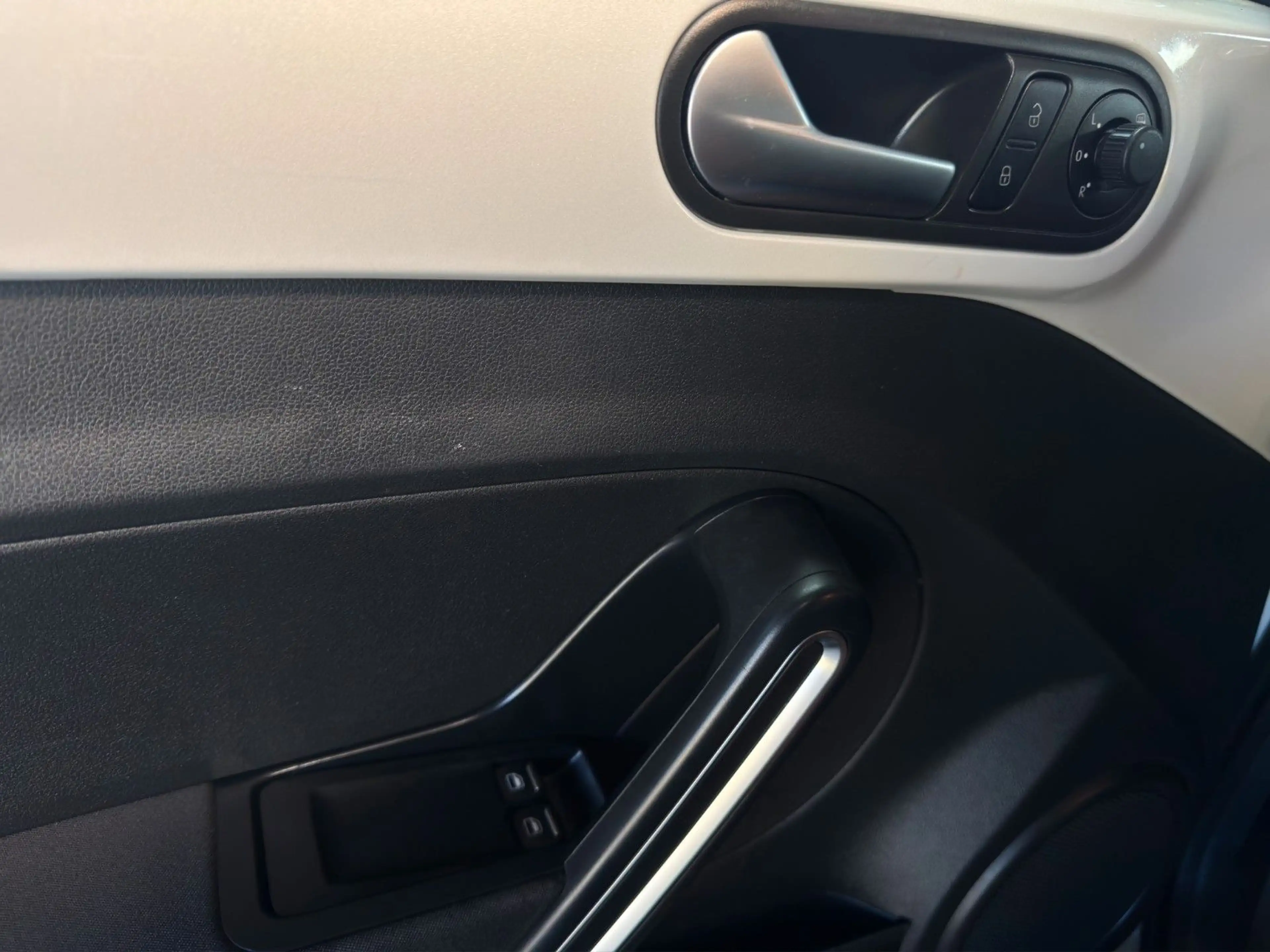 Volkswagen Beetle Lim. Design — photo 15