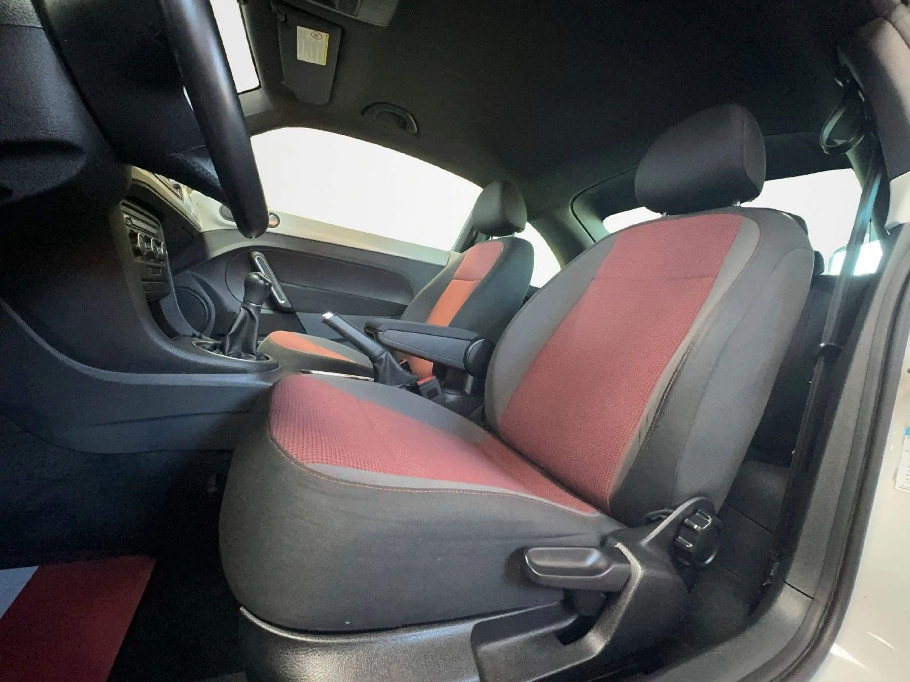Volkswagen Beetle Lim. Design — photo 11