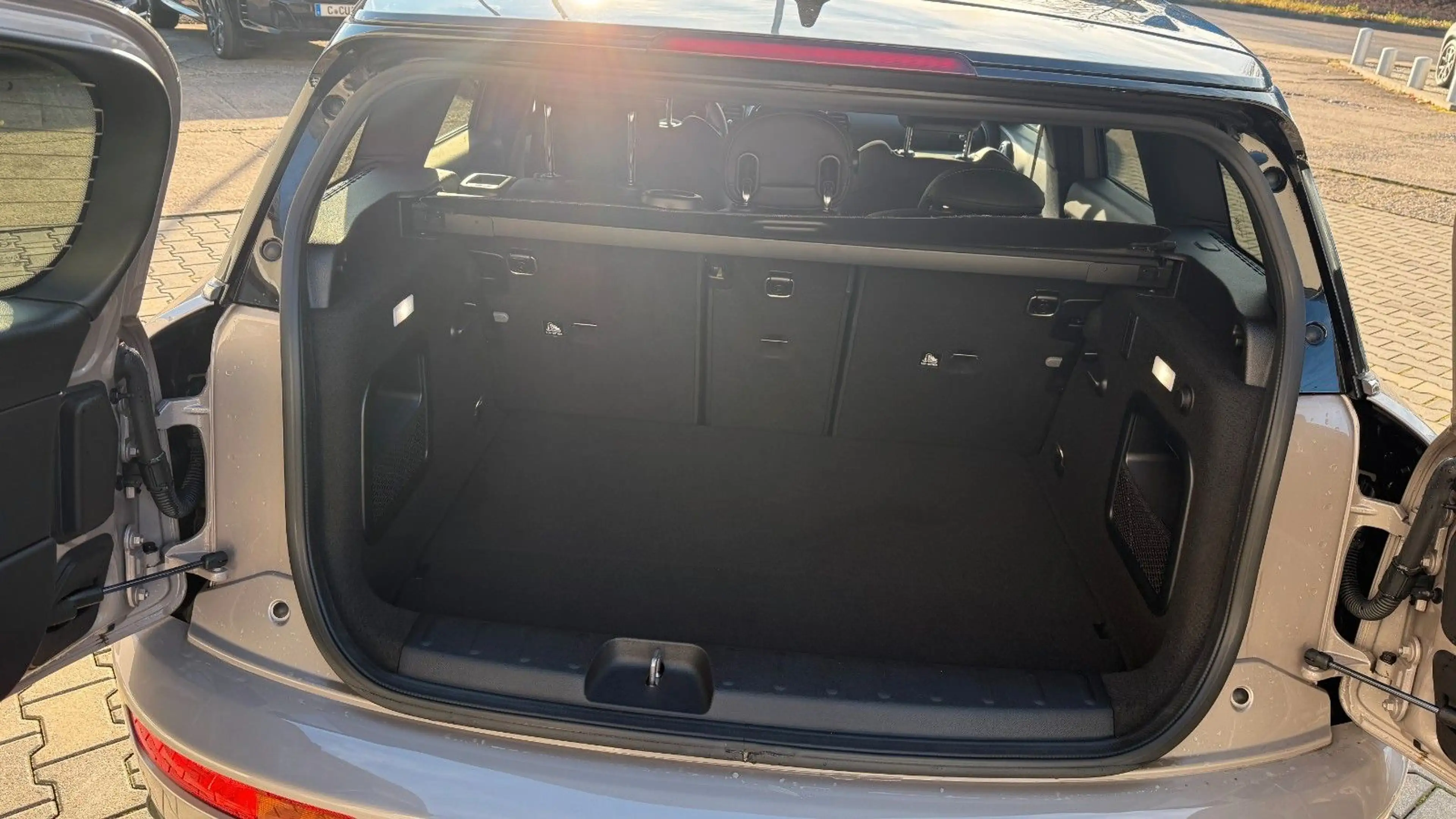 MINI Cooper D COOPER D Clubman Autom Navi Temp Kam DAB — photo 9