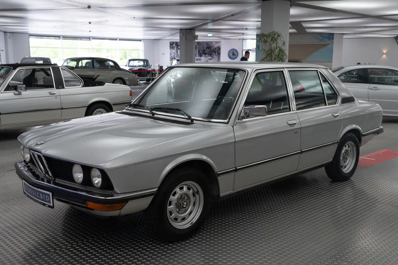 BMW 518 Silber - 1