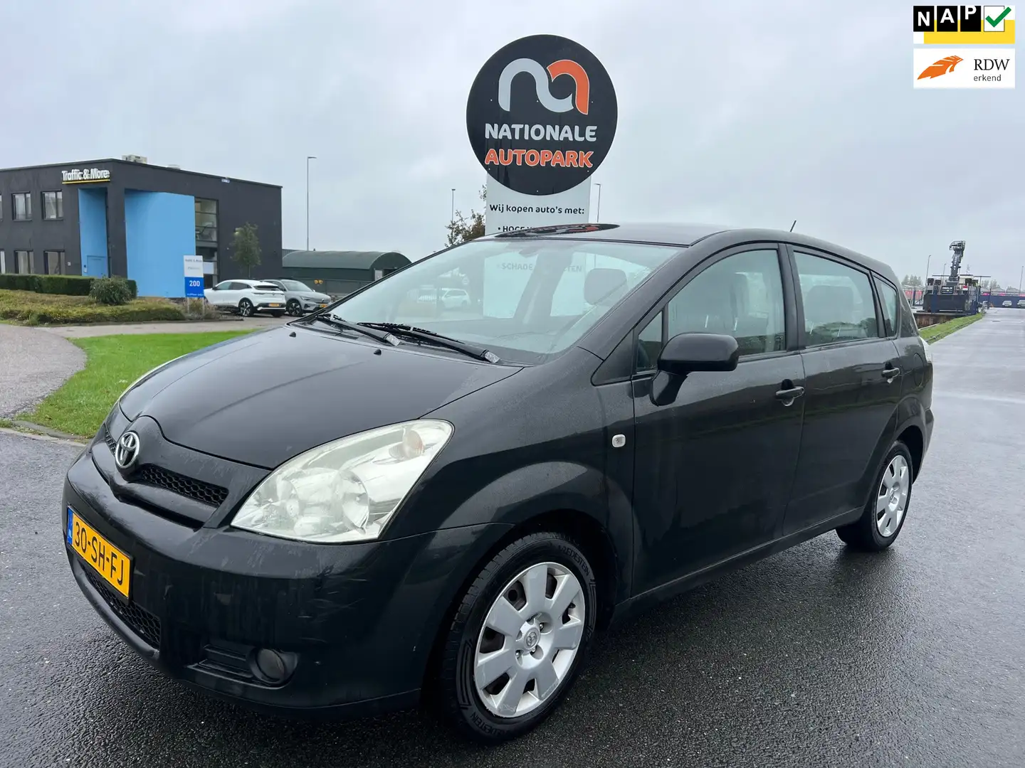 Toyota Verso 2006 * 1.8 VVT-i Sol * AIRCO * ELEC. RAMEN * TOP A Zwart - 1